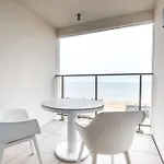 New Flat For 4 With Tremendous Sea Views Appartement