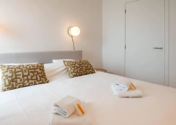 New Flat For 4 With Tremendous Sea Views *